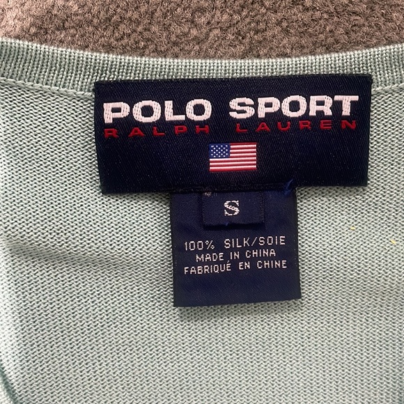 Women’s Sweater - Picture 2 of 4